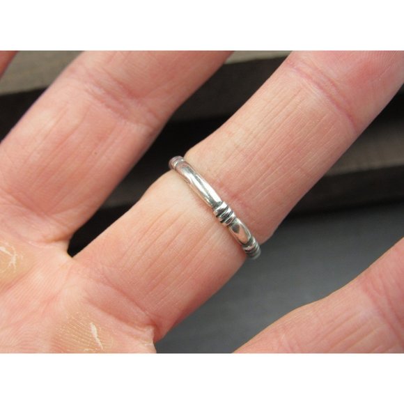 Size 6.25 Sterling Silver Triple Bands Pattern Ring - Picture 2 of 6